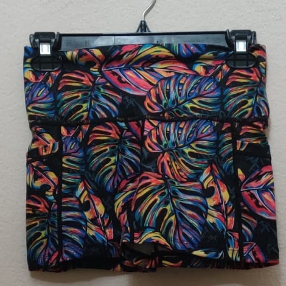 Constantly Varied Gear Tropic Like It's Hot NWOT XS Short 2.5 Inch